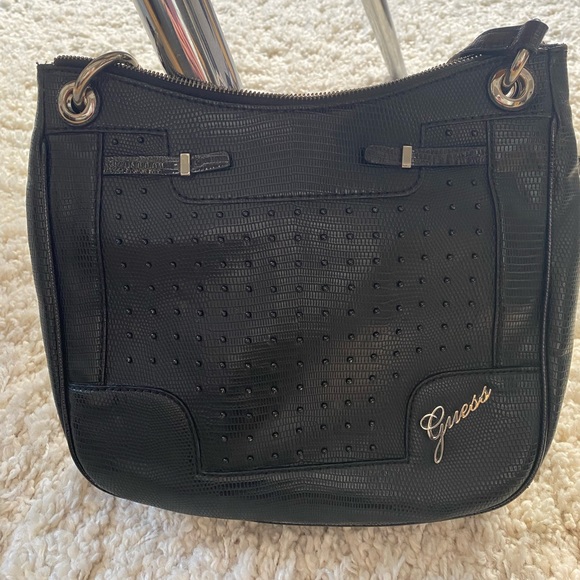 Guess purse - Picture 3 of 3